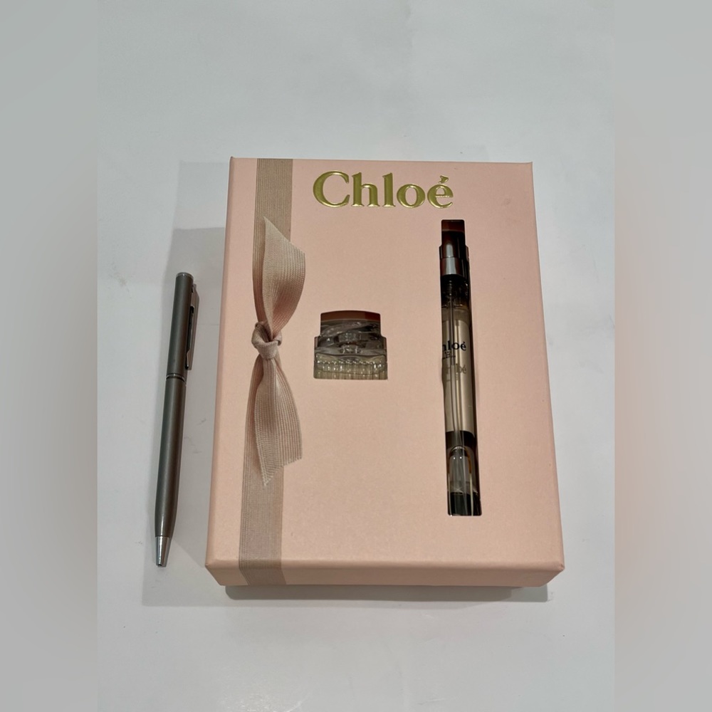Chloé
Signature Set 🎁💝🤩🎁 Brand New, Limited Edition